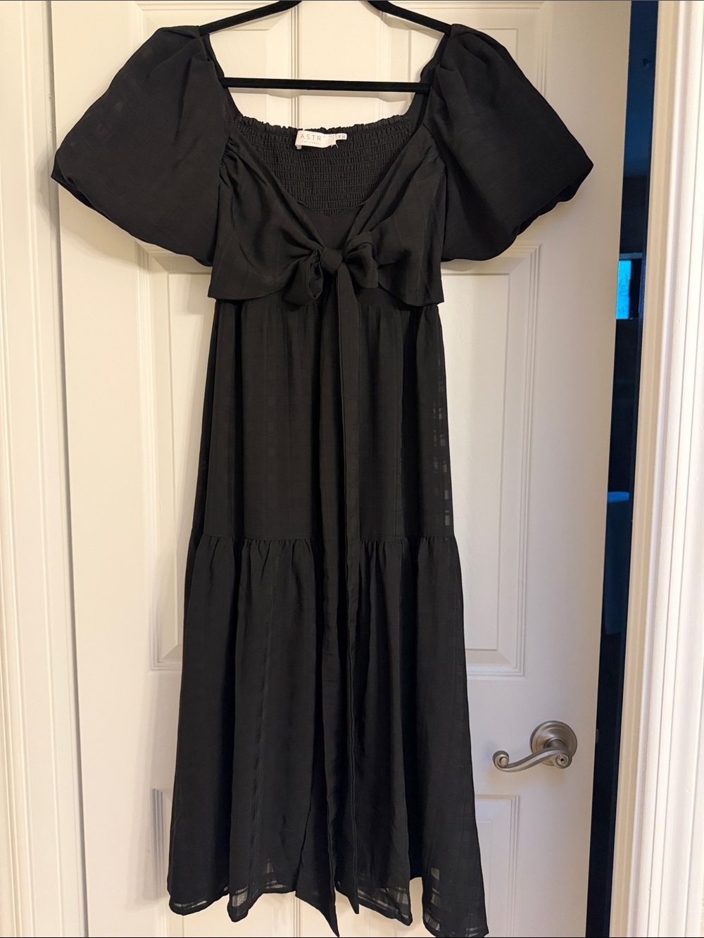 Black Puff-Sleeve Astr the label Midi Dress with Front Tie